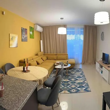“golf And Sun” Family Balçık